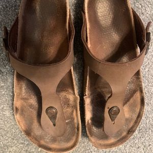 Birkenstock’s Gizeh Sandal
